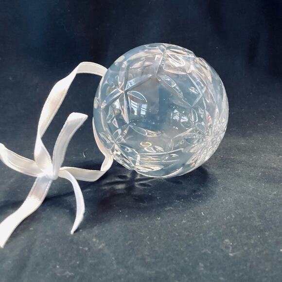 Vintage Hand Cut Crystal Christmas Ornament - Picture 2 of 4